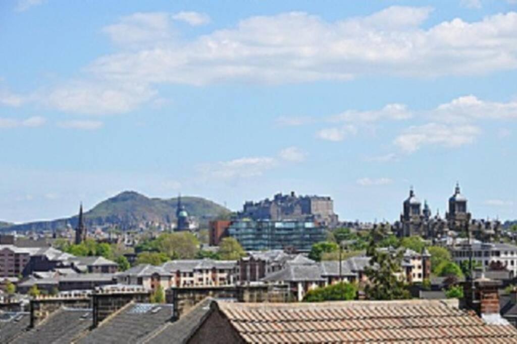 Sunny House With Views To Edinburgh Skyline Villa Bagian luar foto